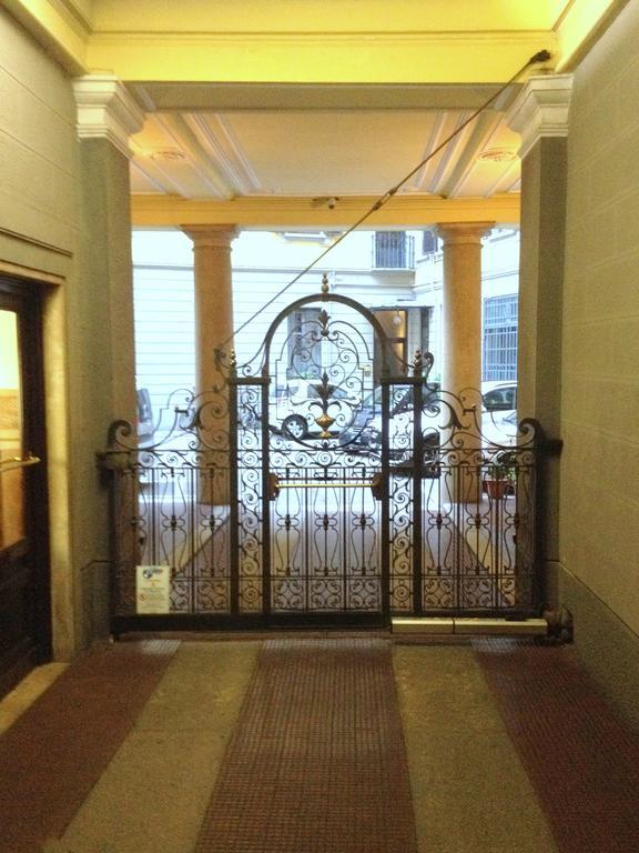 Heart Milan Apartments Duomo Castello Room photo